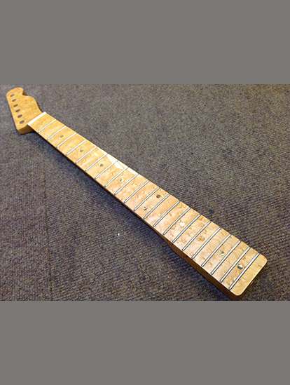 Birdeye maple neck with Shunk strip